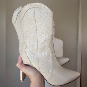 Chinese Laundry Cream Croc-Patterned Heeled Boots